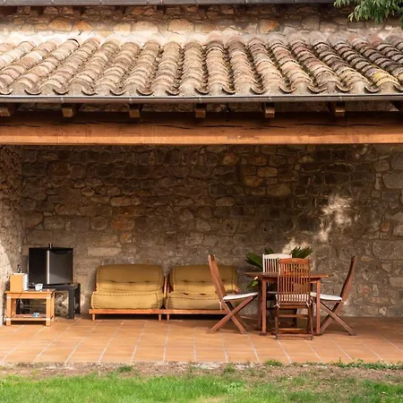 El Vilarot. La Casa De Piedra En La Naturaleza. * Girona